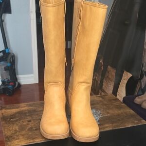 Women's Tan Boots